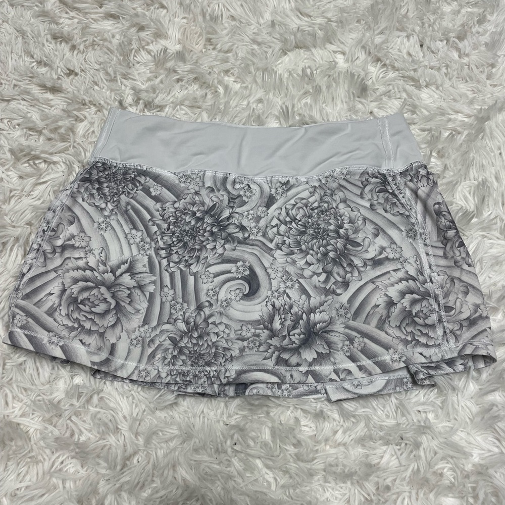 Lululemon pace rival skirt 6